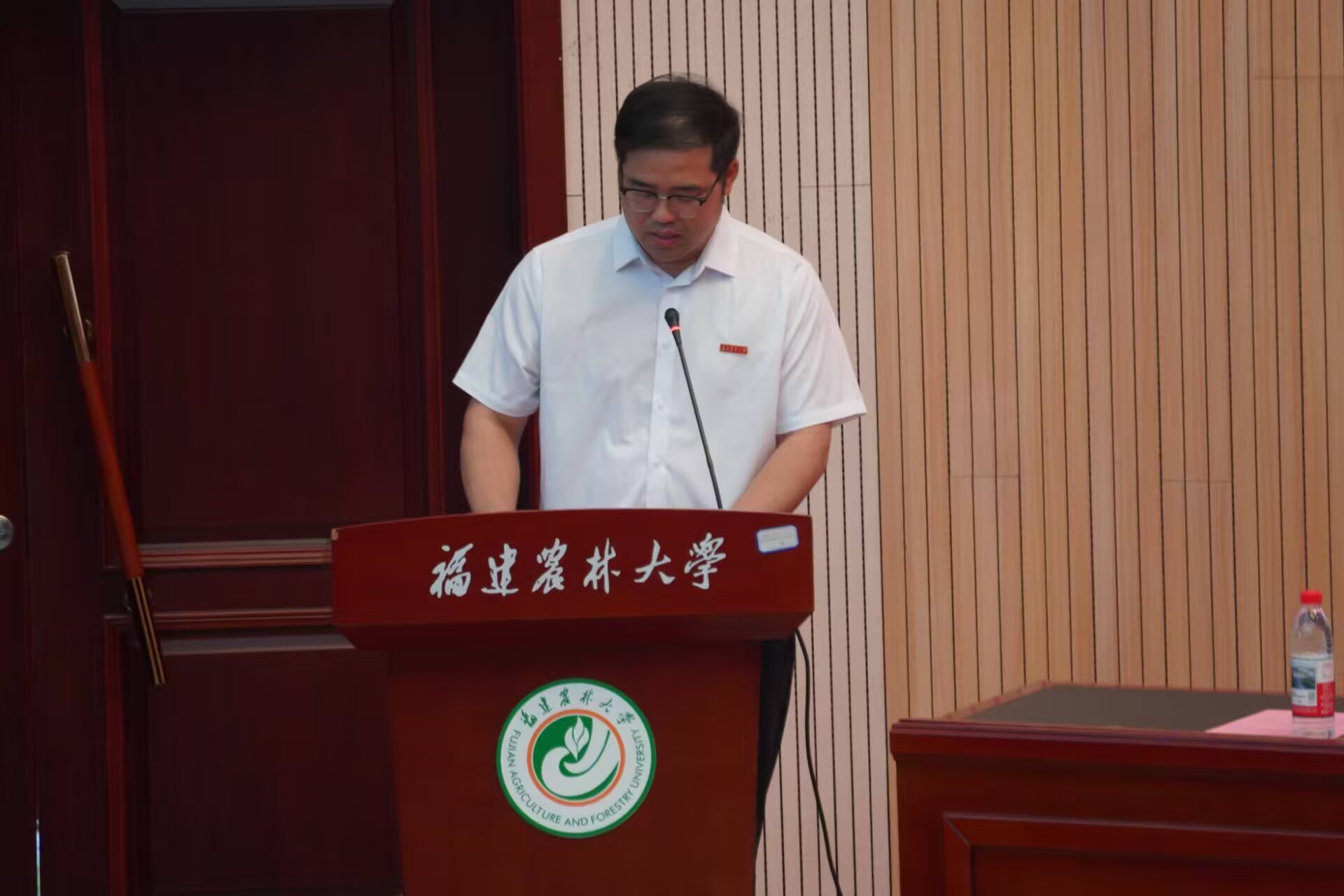 党委副书记林喜强致辞 朱成灵摄.jpg